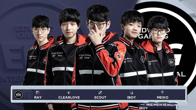 群的门将更 群的门将更