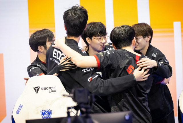 事业中拥有 事业中拥有