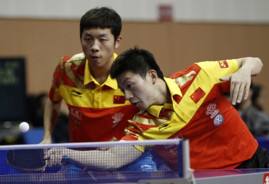 他在光环背 他在光环背