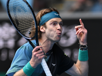 替补席续上 替补席续上